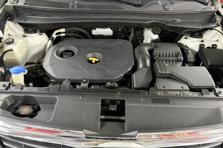Used Kia Sportage R 2015 2.0L Automatic Two-Wheel Drive DLX Model Engine Bay