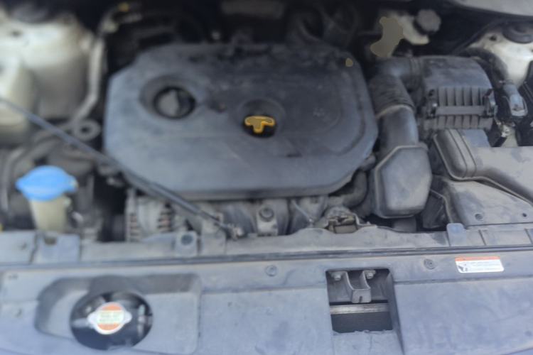 Used Kia Sportage R 2015 2.0L Automatic Two-Wheel Drive DLX Model Engine Bay
