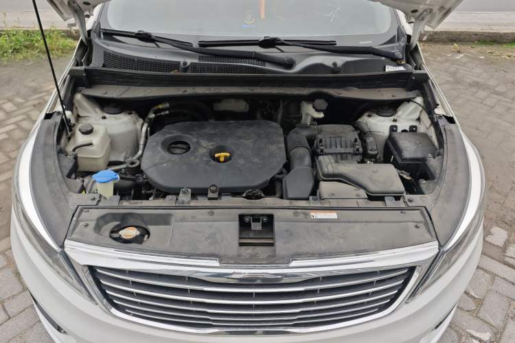 Used Kia Sportage R 2015 2.0L Automatic Two-Wheel Drive GLS Engine Bay