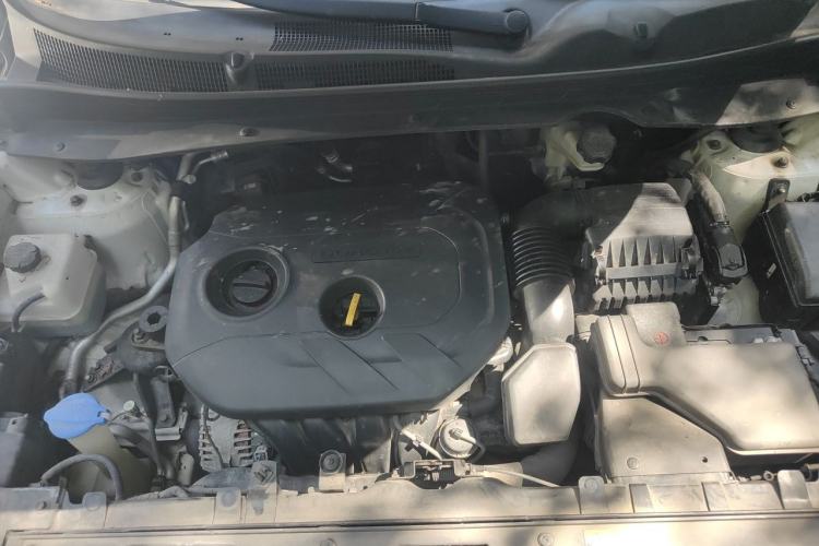 Used Kia Sportage R 2015 2.0L Automatic Two-Wheel Drive DLX Model Engine Bay