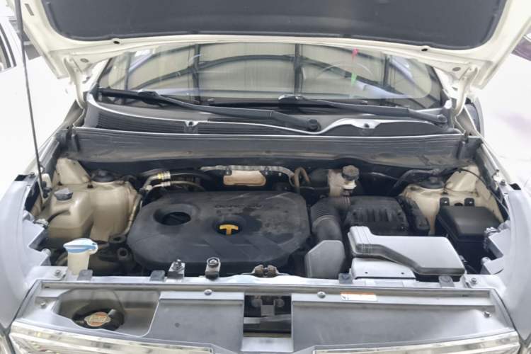 Used Kia Sportage R 2015 2.0L Automatic Two-Wheel Drive GLS Engine Bay