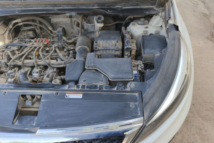 Used Kia Sportage R 2015 2.0L Manual Two-Wheel Drive GL Model Engine Bay Left