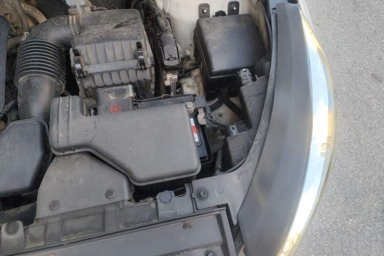 Used Kia Sportage R 2015 2.0L Automatic Two-Wheel Drive DLX Model Engine Bay Left