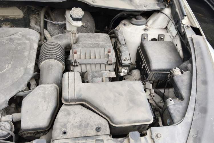 Used Kia Sportage R 2015 2.0L Automatic Two-Wheel Drive GLS Engine Bay Left