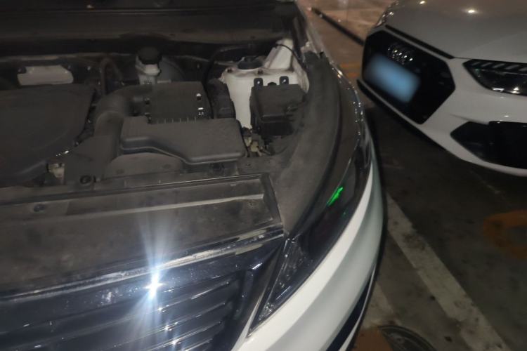 Used Kia Sportage R 2015 2.0L Automatic Two-Wheel Drive GLS Engine Bay Left