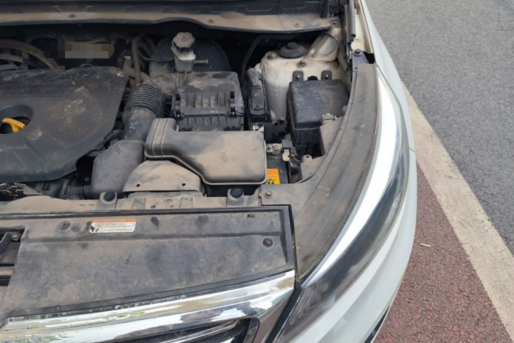 Used Kia Sportage R 2015 2.0L Automatic Two-Wheel Drive DLX Model Engine Bay Left