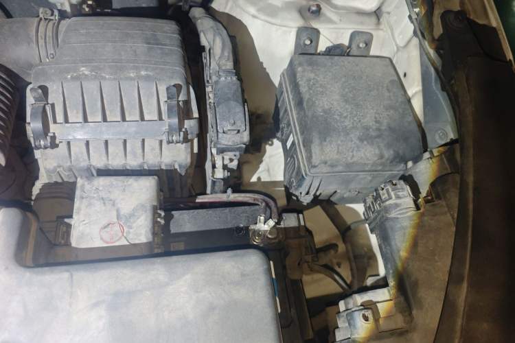 Used Kia Sportage R 2015 2.0L Automatic Two-Wheel Drive GLS Engine Bay Left