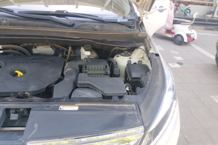 Used Kia Sportage R 2015 2.0L Automatic Two-Wheel Drive GLS Engine Bay Left