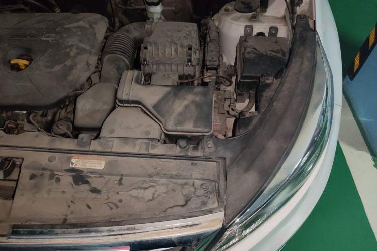 Used Kia Sportage R 2015 2.0L Automatic 2WD Premium Edition Engine Bay Left