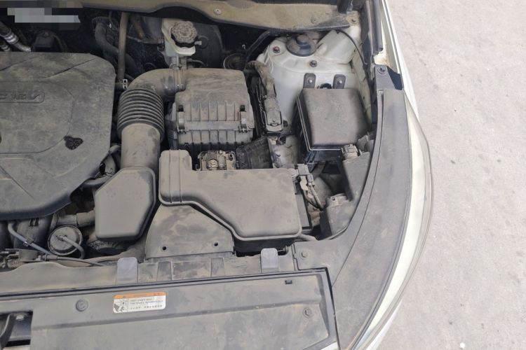 Used Kia Sportage R 2015 2.0L Automatic Two-Wheel Drive DLX Model Engine Bay Left