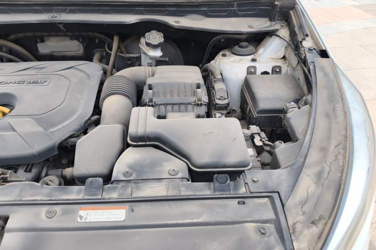 Used Kia Sportage R 2015 2.0L Automatic Two-Wheel Drive DLX Model Engine Bay Left