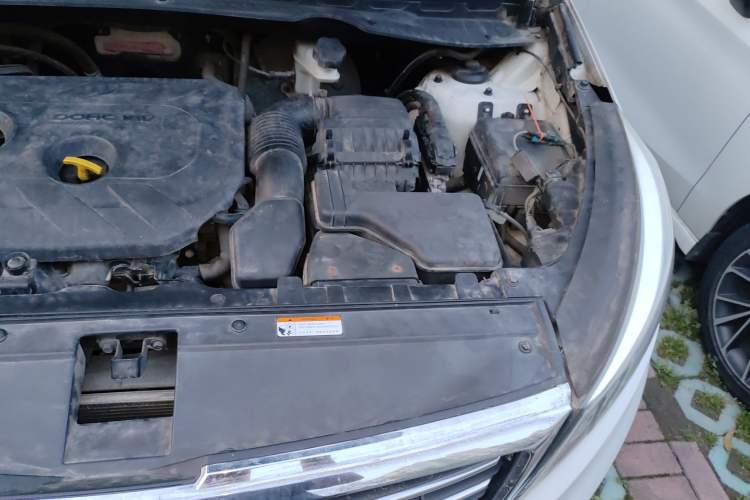 Used Kia Sportage R 2015 2.0L Automatic Two-Wheel Drive GLS Engine Bay Left