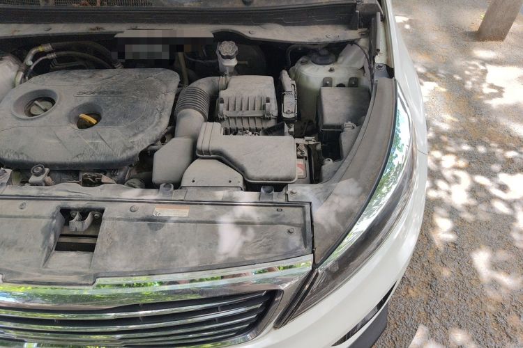 Used Kia Sportage R 2015 2.0L Automatic Two-Wheel Drive DLX Model Engine Bay Left