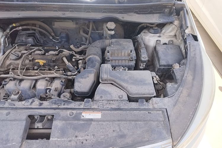 Used Kia Sportage R 2015 2.0L Automatic Two-Wheel Drive DLX Model Engine Bay Left