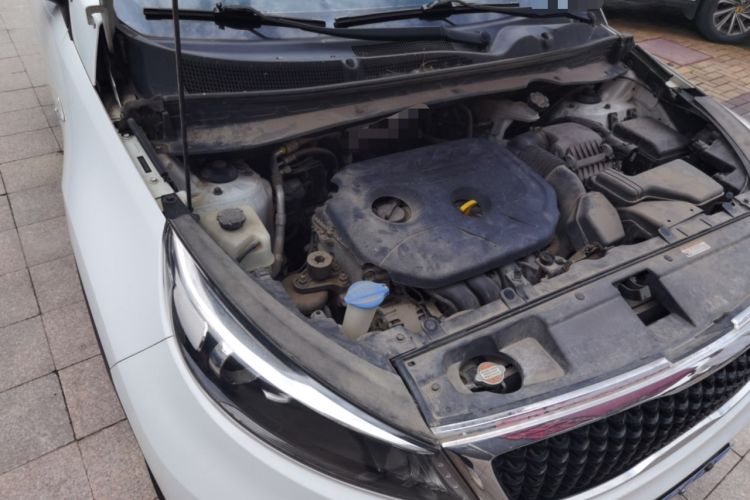 Used Kia Sportage R 2015 2.0L Manual Two-Wheel Drive GL Model Engine Bay Right