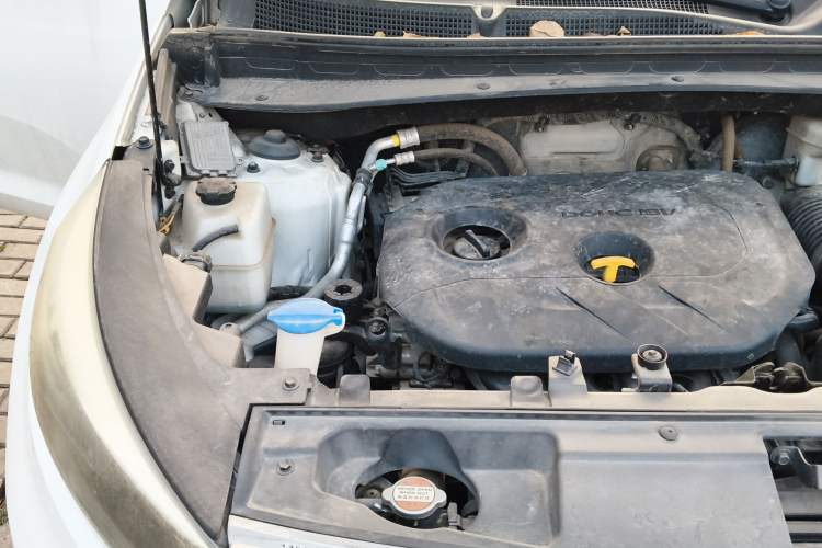 Used Kia Sportage R 2015 2.0L Automatic Two-Wheel Drive GL Engine Bay Right