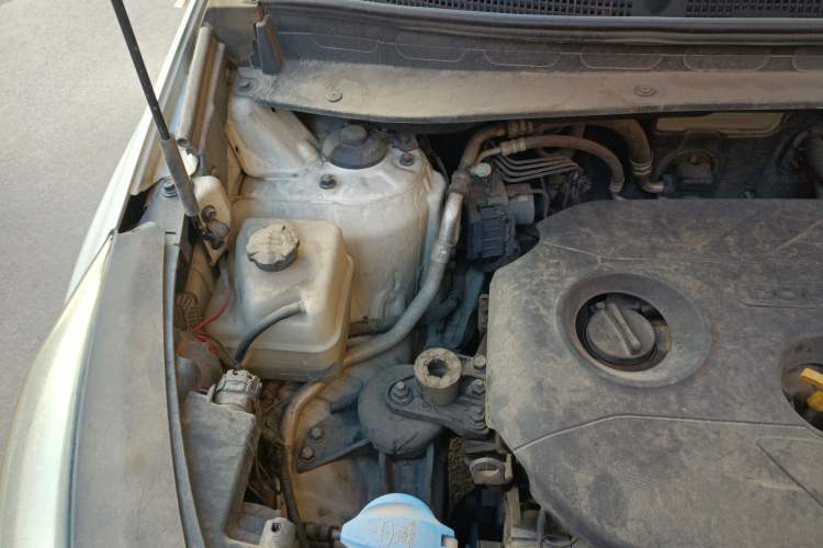 Used Kia Sportage R 2015 2.0L Automatic 2WD Premium Edition Engine Bay Right