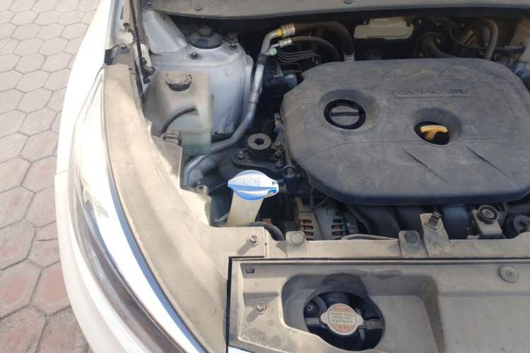 Used Kia Sportage R 2015 2.0L Automatic Two-Wheel Drive GLS Engine Bay Right