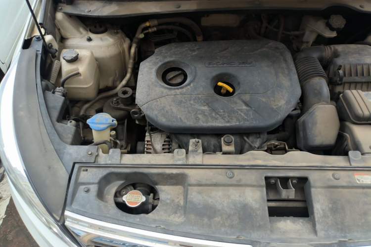 Used Kia Sportage R 2015 2.0L Automatic 2WD Premium Edition Engine Bay Right