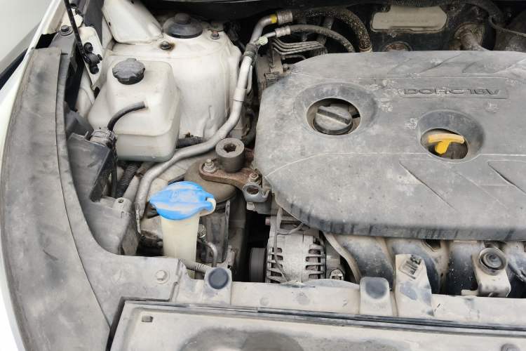 Used Kia Sportage R 2015 2.0L Automatic Two-Wheel Drive GLS Engine Bay Right