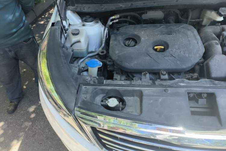 Used Kia Sportage R 2015 2.0L Automatic Two-Wheel Drive GLS Engine Bay Right