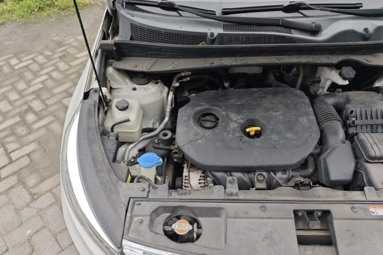 Used Kia Sportage R 2015 2.0L Automatic Two-Wheel Drive GLS Engine Bay Right