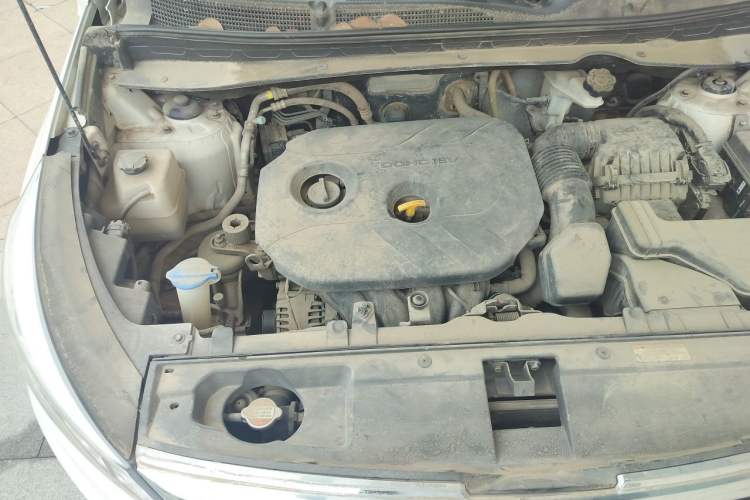 Used Kia Sportage R 2015 2.0L Automatic Two-Wheel Drive DLX Model Engine Bay Right
