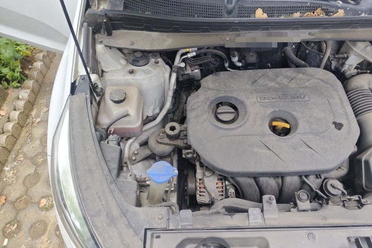 Used Kia Sportage R 2015 2.0L Automatic Two-Wheel Drive DLX Model Engine Bay Right