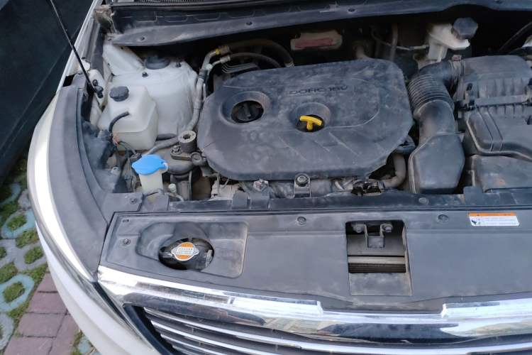Used Kia Sportage R 2015 2.0L Automatic Two-Wheel Drive GLS Engine Bay Right