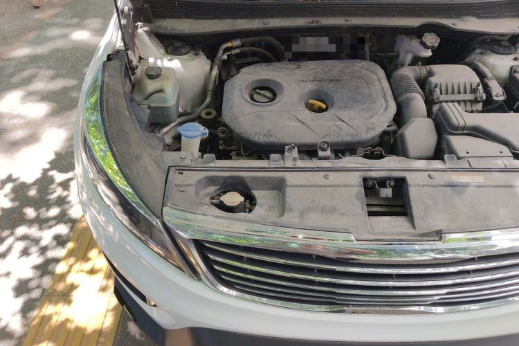 Used Kia Sportage R 2015 2.0L Automatic Two-Wheel Drive DLX Model Engine Bay Right
