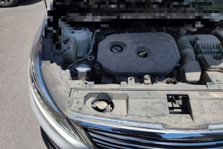 Used Kia Sportage R 2015 2.0L Automatic Two-Wheel Drive DLX Model Engine Bay Right