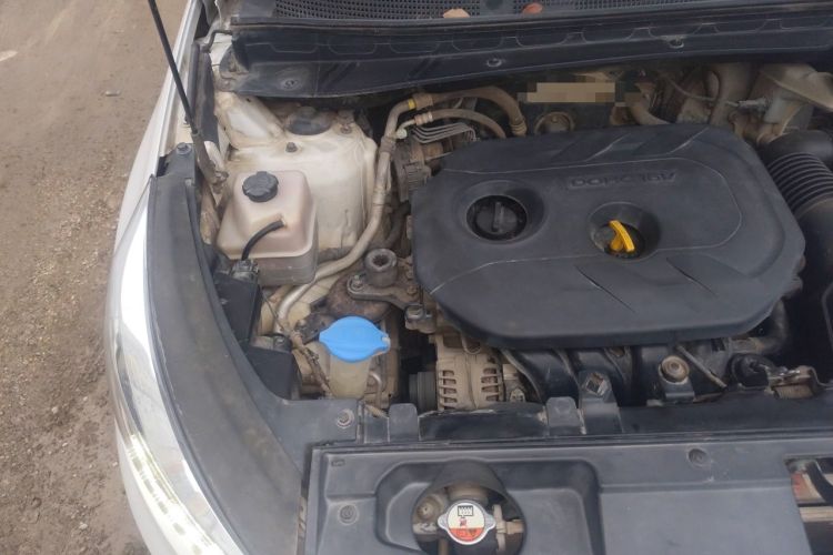 Used Kia Sportage R 2015 2.0L Manual Two-Wheel Drive GL Model Engine Bay Right