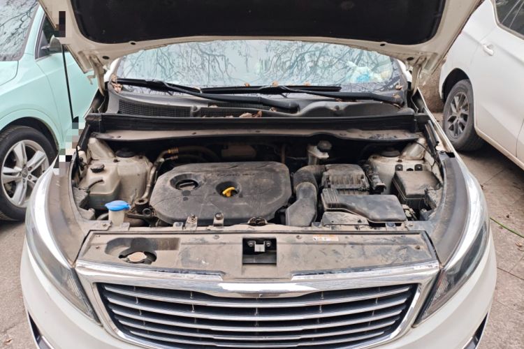 Used Kia Sportage R 2015 2.0L Manual Two-Wheel Drive GLS Trim Engine Bay
