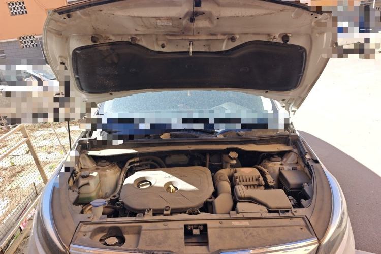 Used Kia Sportage R 2015 2.0L Automatic Two-Wheel Drive DLX Model Engine Bay