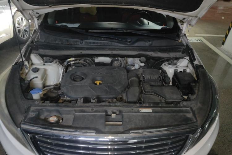 Used Kia Sportage R 2015 2.0L Automatic Two-Wheel Drive DLX Model Engine Bay