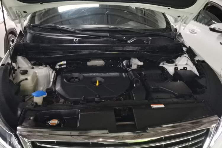 Used Kia Sportage R 2015 2.0L Automatic Two-Wheel Drive DLX Model Engine Bay