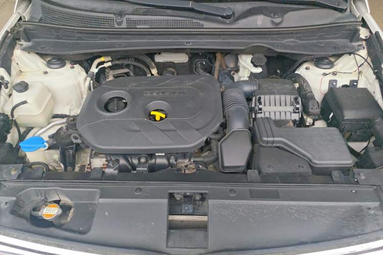 Used Kia Sportage R 2015 2.0L Automatic Two-Wheel Drive GLS Engine Bay