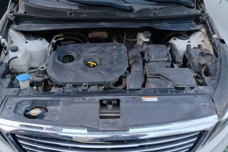 Used Kia Sportage R 2015 2.0L Automatic Two-Wheel Drive GLS Engine Bay