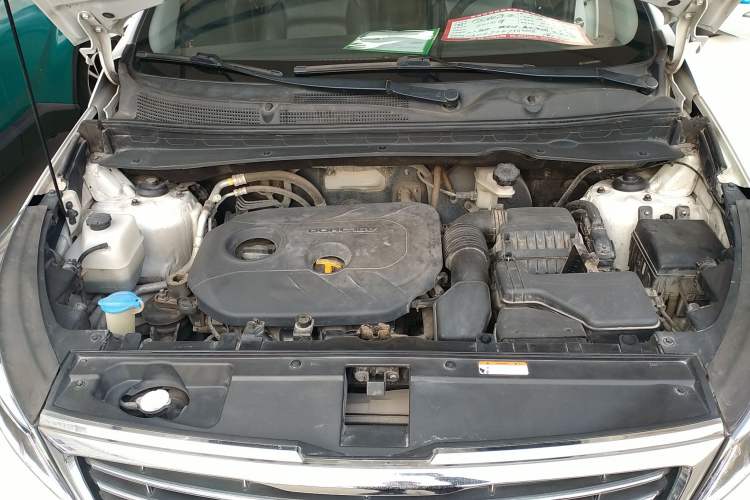 Used Kia Sportage R 2015 2.0L Automatic Two-Wheel Drive GLS Engine Bay