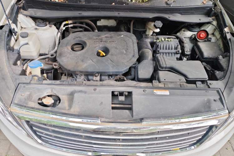 Used Kia Sportage R 2015 2.0L Automatic Two-Wheel Drive DLX Model Engine Bay