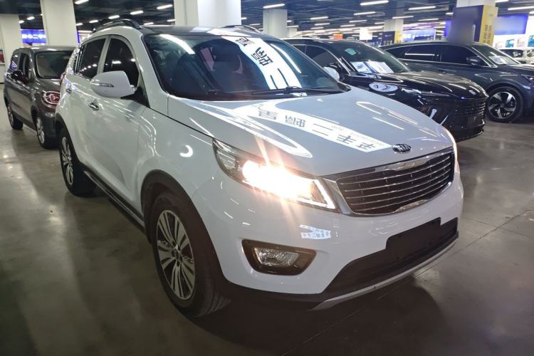 Used Kia Sportage R 2015 2.0L Automatic Two-Wheel Drive DLX Model Exterior 1