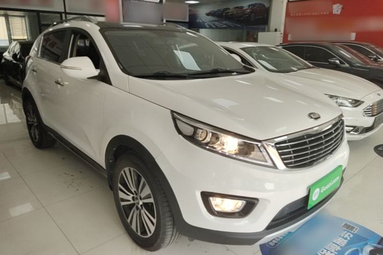 Used Kia Sportage R 2015 2.0L Automatic Two-Wheel Drive DLX Model Exterior 1