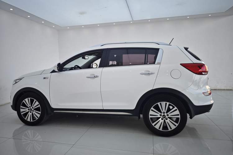 Used Kia Sportage R 2015 2.0L Automatic Two-Wheel Drive DLX Model Exterior 10