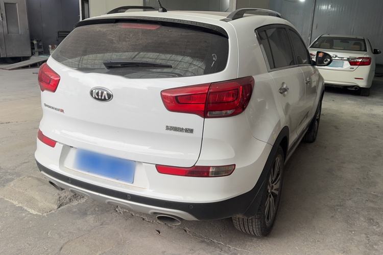 Used Kia Sportage R 2015 2.0L Automatic Two-Wheel Drive DLX Model Exterior 2