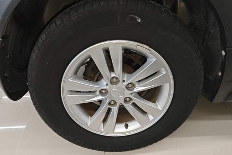 Used Kia Sportage R 2015 2.0L Automatic Two-Wheel Drive GL Exterior 2