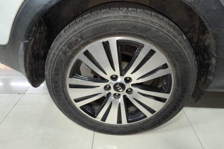 Used Kia Sportage R 2015 2.0L Automatic Two-Wheel Drive DLX Model Exterior 2