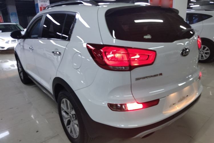 Used Kia Sportage R 2015 2.0L Automatic Two-Wheel Drive GLS Exterior 2