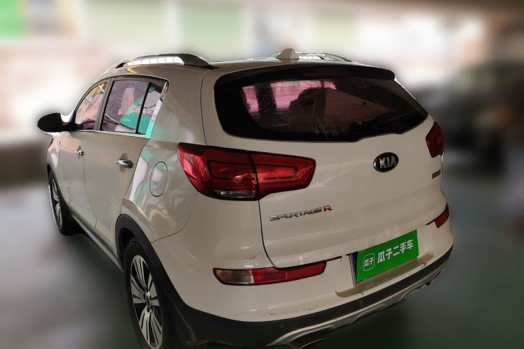 Used Kia Sportage R 2015 2.0L Automatic Two-Wheel Drive DLX Model Exterior 3