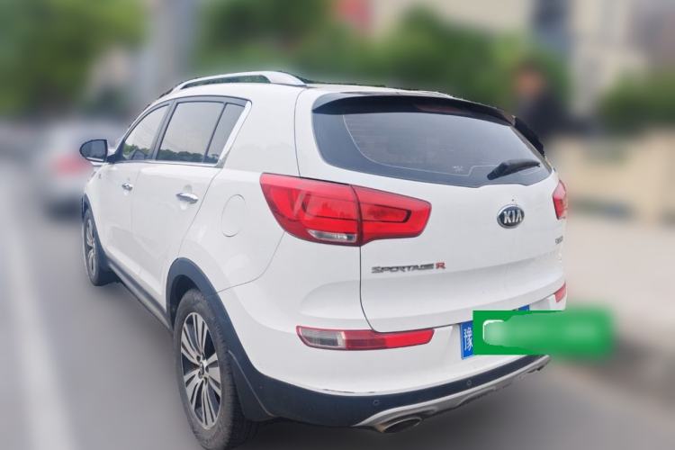 Used Kia Sportage R 2015 2.0L Automatic Two-Wheel Drive DLX Model Exterior 3