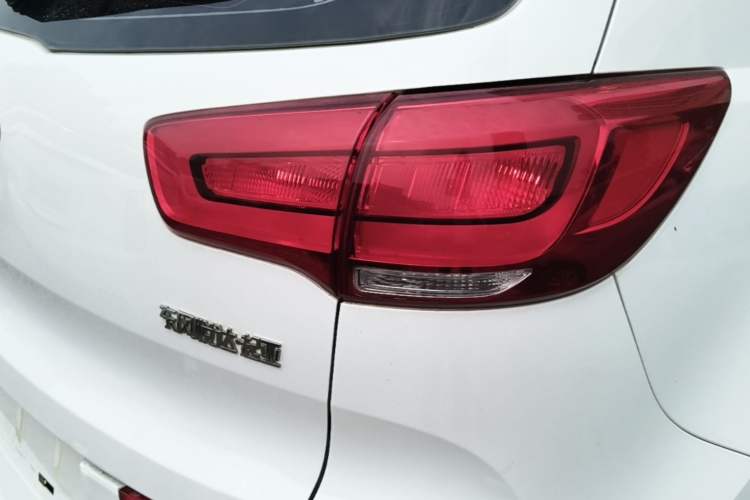 Used Kia Sportage R 2015 2.0L Automatic Two-Wheel Drive GL Exterior 3